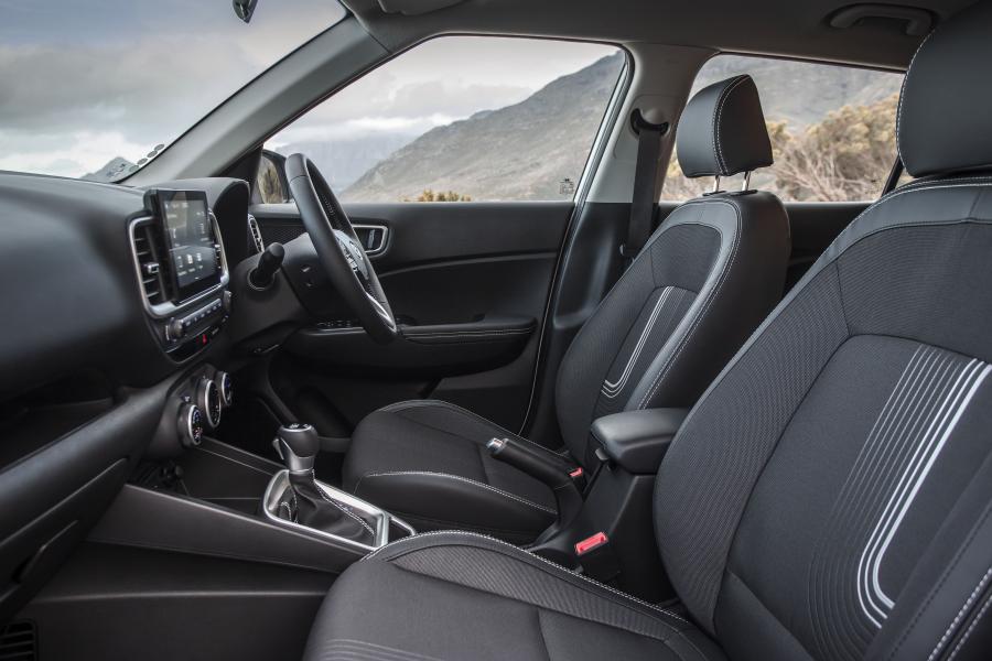 Интерьер Hyundai Venue 2019 года  (ZA) (фото 16 из 40)